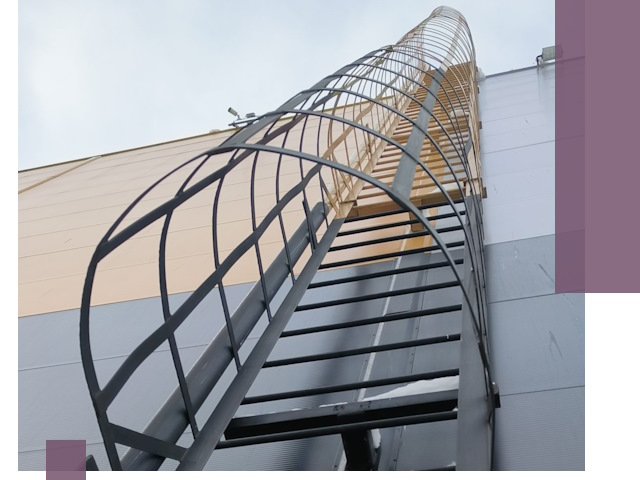 Изготовление и монтаж пожарных лестниц в Омске профессионально