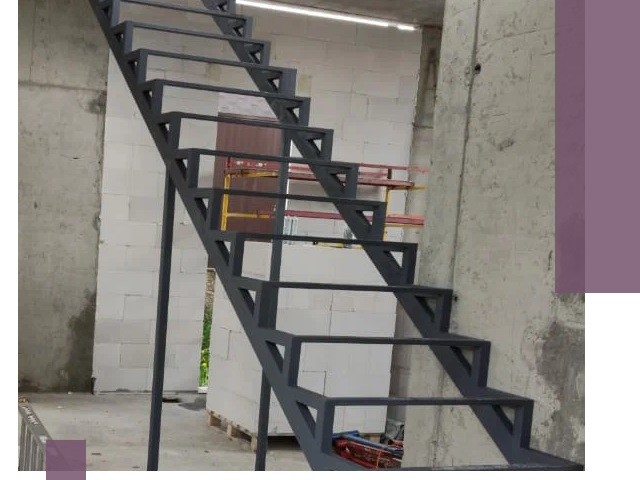 Демонтаж металлических лестниц в Омске быстро и безопасно