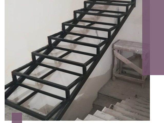 Демонтаж лестниц на металлокаркасе в Омске: быстрый вывоз и разбор