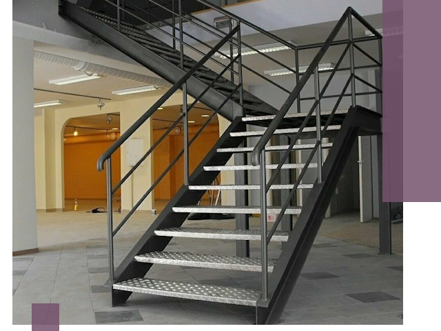 Лестницы для офиса в Омске: изготовление, монтаж, демонтаж