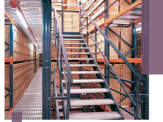 Лестницы складские прочные и безопасные под ключ в Омске