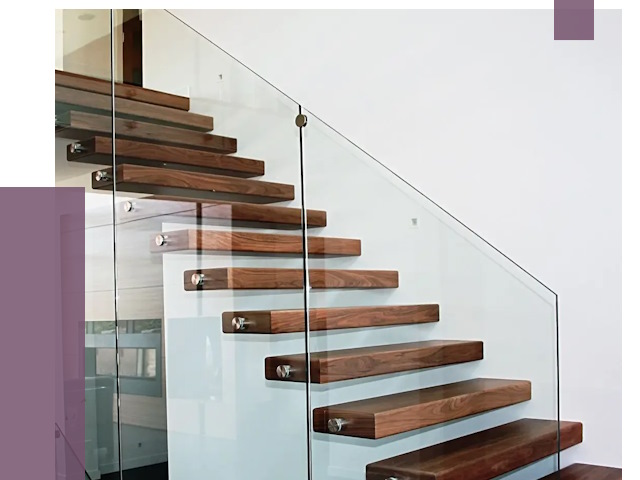 Стеклянные перила для лестницы в Омске от 15035 руб.