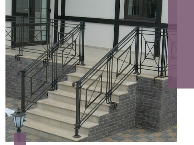 Перила для крыльца в Омске — монтаж, изготовление и установка