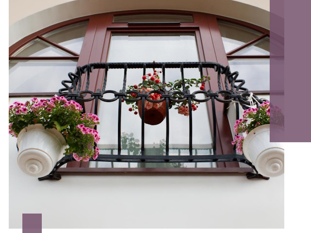 Изготовление и монтаж французских балконов в Омске