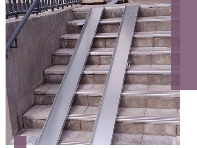 Демонтаж откидных пандусов профессионально в Омске