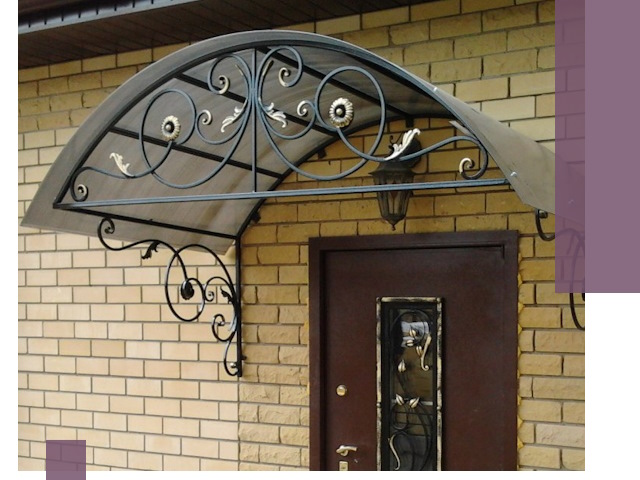 Изготовление козырьков из металла под ключ в Омске