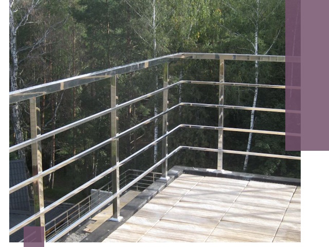 Парапеты из нержавеющей стали в Омске — изготовление и монтаж