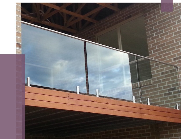 Стеклянные парапеты на крыше и террасе в Омске от 11665 руб. | ПРОЛЁТ-Омс